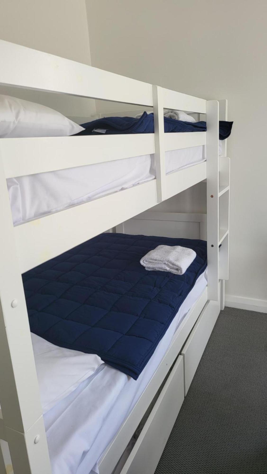 Husky 19 Beautifully Appointed Apartments - Great Location - In The Heart Of Husky Huskisson Exterior photo